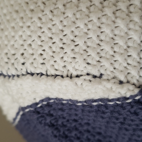 Yest knit sweater NWT - Picture 5 of 14